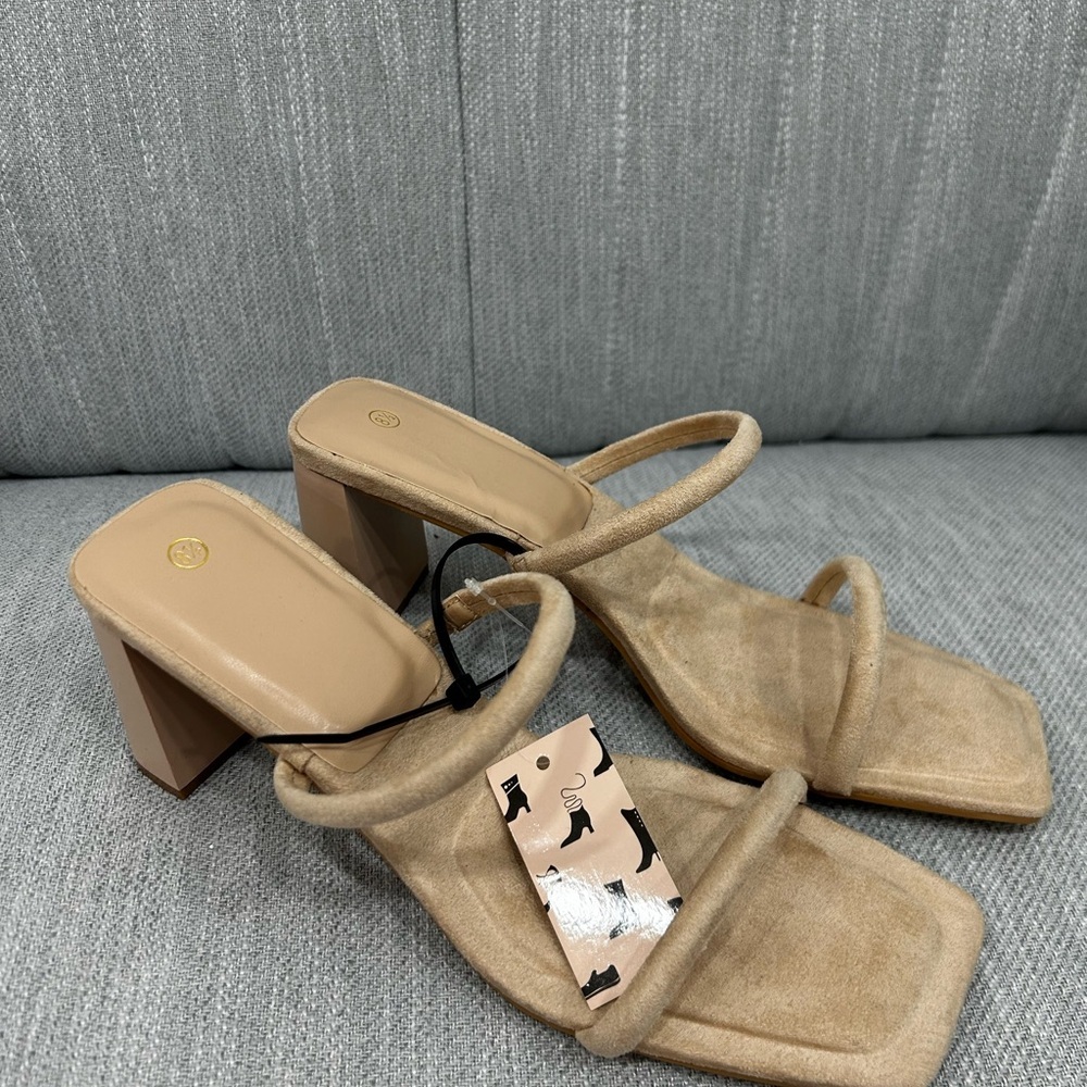 Elegant Tan Strappy Heels size 8.5
